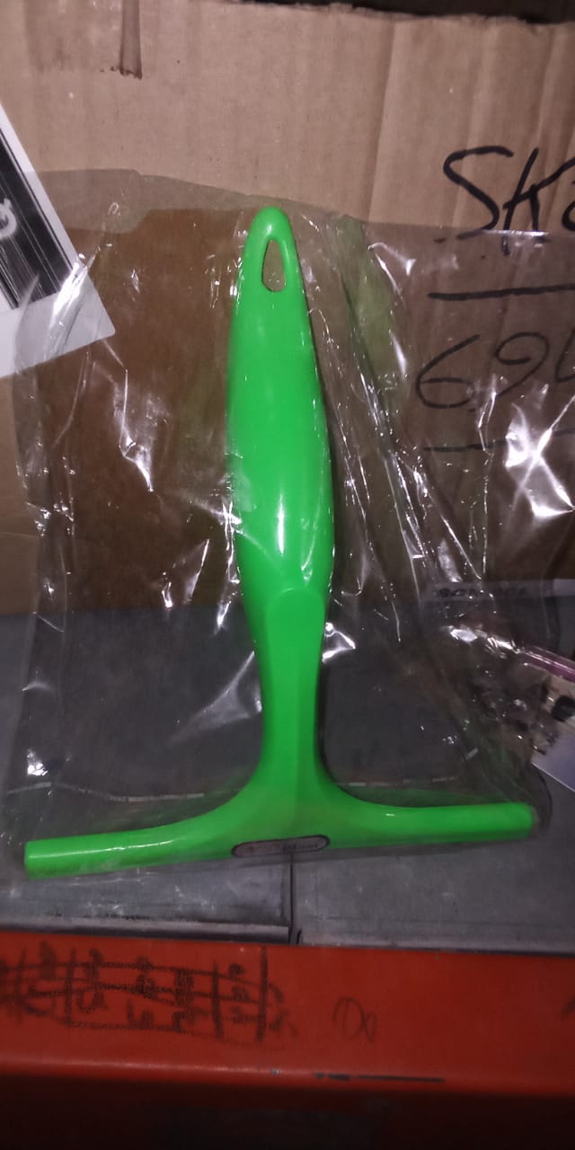 Essential multipurpose wiper for everyday home cleaning.