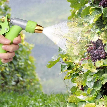 Durable zinc alloy high-pressure water spray nozzle for garden use.