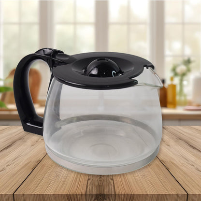 Drip coffee maker brewing aromatic coffee with 800W power