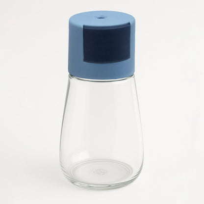 Salt dispenser featuring moisture-proof sealing design