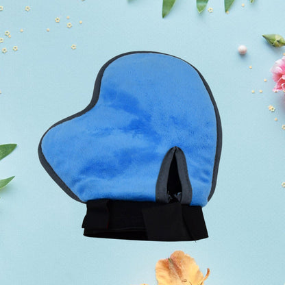 Gentle pet hair remover mitt made from skin-friendly silicone