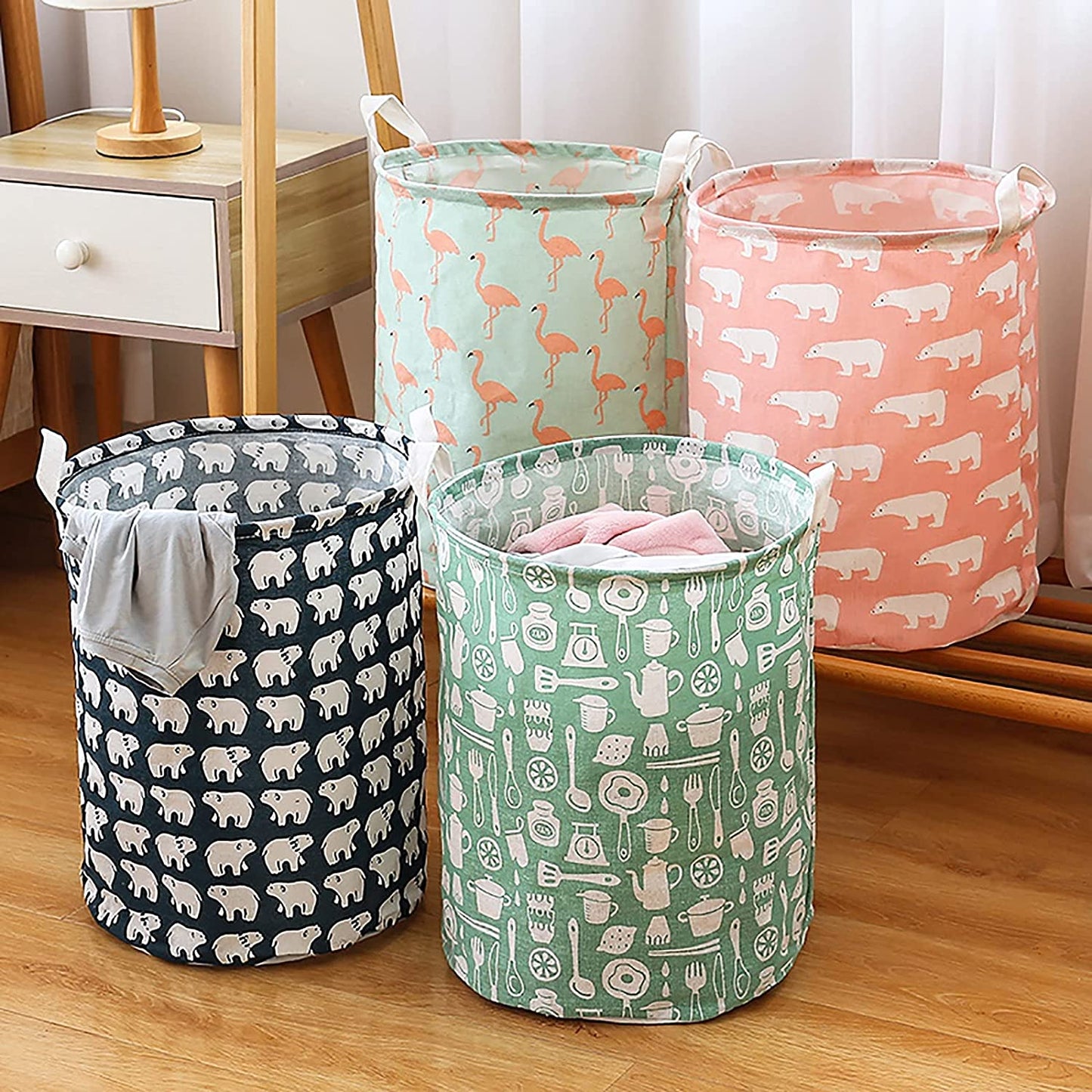 View of the sturdy handles on the collapsible laundry storage bag, ready for easy transport.