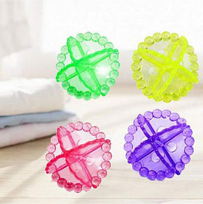 Set of 4 natural laundry balls, designed for an effective eco-wash.