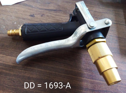 Packaging for the durable gold hose nozzle, ensuring safe delivery.