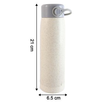 Size comparison of the compact 380ml glass water bottle, perfect for daily hydration.